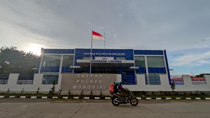 Satpas Polres Wonogiri di Bawah Pimpinan AKP Julius Marlon Gawe: Pelayanan SIM Prima, Transparan, dan Bebas Percaloan